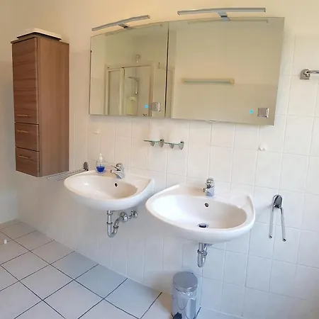 Goldbrunnen Апартаменты *