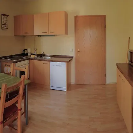 Goldbrunnen Апартаменты *