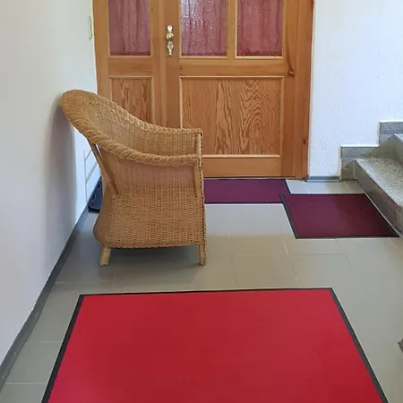 Апартаменты Goldbrunnen Бад-Эльстер