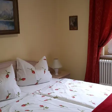 Goldbrunnen Бад-Эльстер